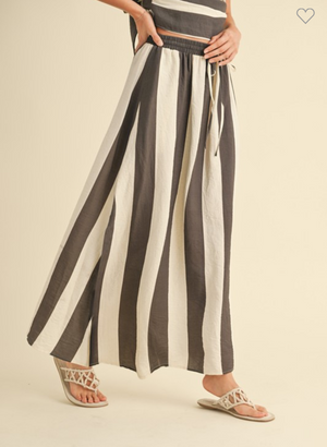 Wide Stripe Pattern Top & Pants
